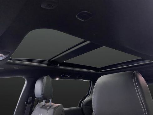New 2026 Chrysler Pacifica Select w/ S Appearance Package FWD image 7