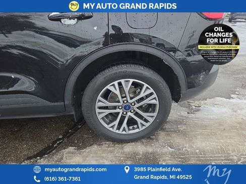 Used 2022 Ford Escape SEL w/ Technology Package image 32