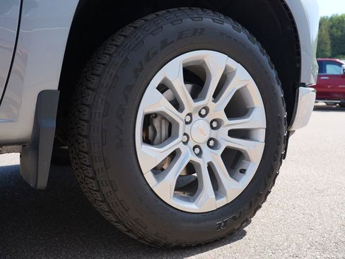 Used 2024 Chevrolet Silverado 1500 LTZ AWD/4WD image 32
