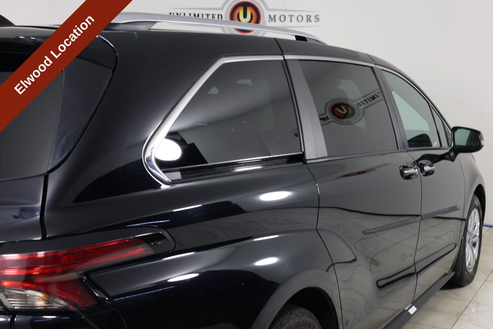 Used 2023 Toyota Sienna Platinum w/ Protection Package (TMS) AWD/4WD image 45