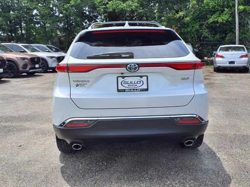 Used 2024 Toyota Venza XLE AWD/4WD image 6