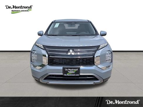 New 2026 Mitsubishi Outlander SE FWD image 2