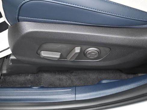 New 2026 Kia Carnival EX FWD image 12