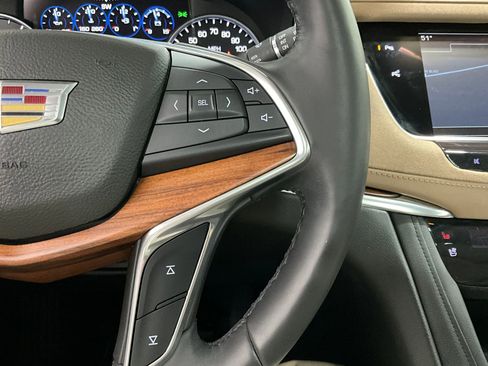 Used 2017 Cadillac XT5 Platinum w/ Driver Assist Package image 18