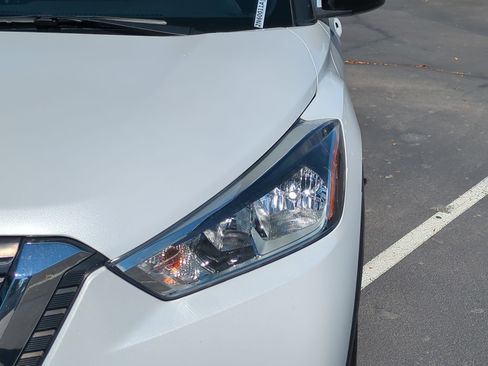 Used 2020 Nissan Kicks SV image 12