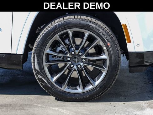 New 2025 Jeep Grand Wagoneer L Series II Obsidian w/ Quick Order Packagew 28T image 11