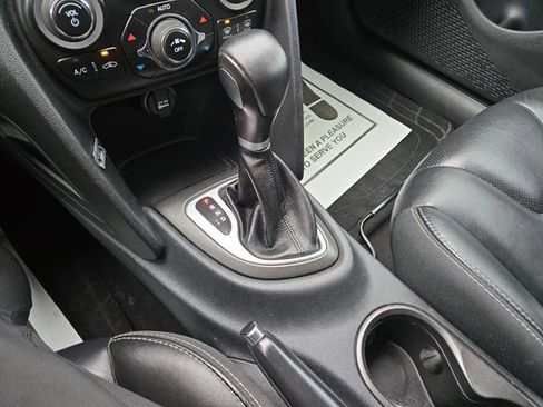 Used 2015 Dodge Dart Limited image 21