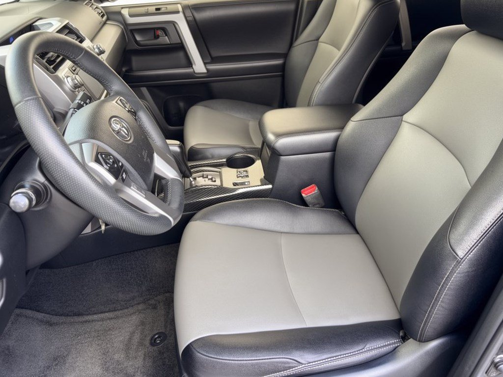 Used 2018 Toyota 4Runner SR5 Premium RWD image 5
