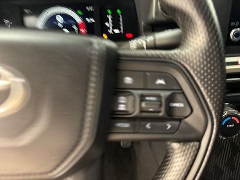 Used 2025 Toyota Tacoma SR5 AWD/4WD image 8