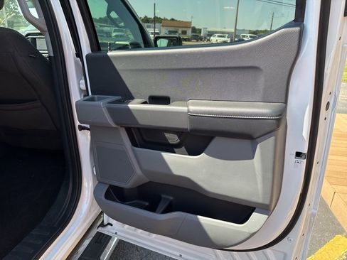 Used 2022 Ford F150 XLT w/ XTR Package image 28