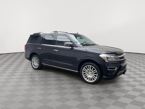 Used 2024 Ford Expedition Limited image 45