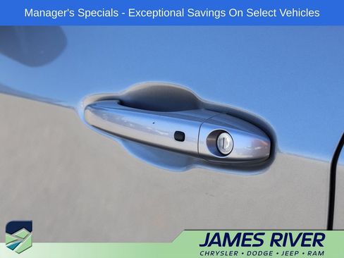 Used 2022 Jeep Compass Limited AWD/4WD image 19
