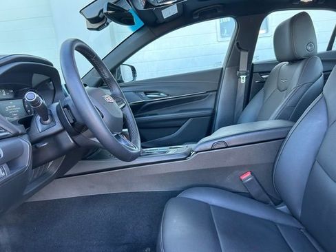 Used 2025 Cadillac CT4 Premium Luxury image 8