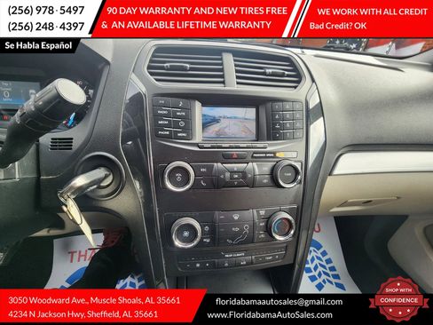 Used 2018 Ford Explorer XLT image 19