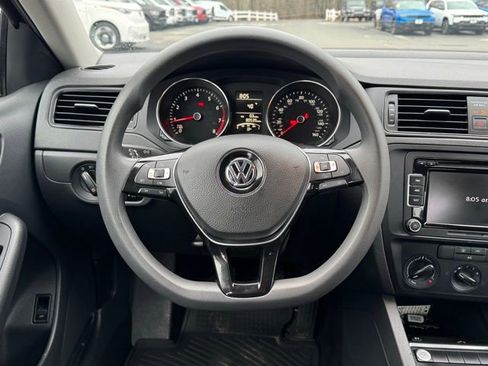 Used 2015 Volkswagen Jetta S image 19