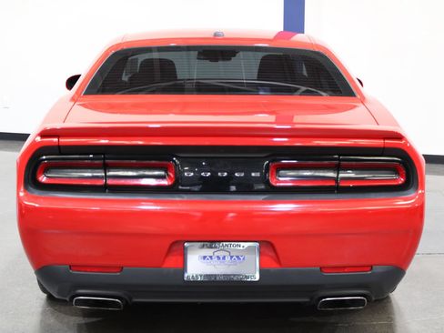 Used 2015 Dodge Challenger R/T w/ Quick Order Package 28B R/T RWD image 10