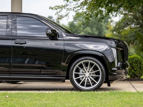 Used 2026 Cadillac Escalade Sport w/ Touring Package AWD/4WD image 9