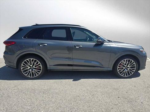 Used 2025 Audi SQ5 Premium Plus AWD/4WD image 2