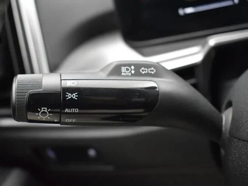 Used 2024 Kia Sorento S FWD image 25