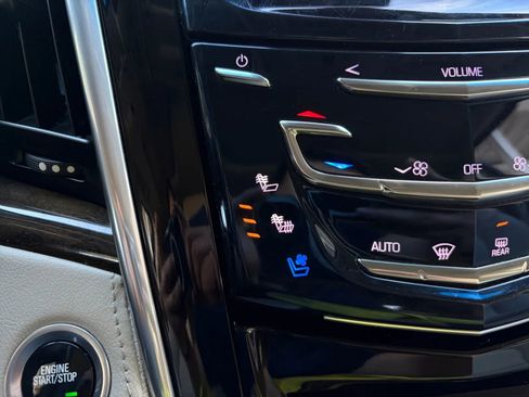 Used 2018 Cadillac Escalade Luxury AWD/4WD image 26