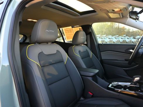 Used 2026 Chevrolet Trax ACTIV w/ Sunroof Package image 9