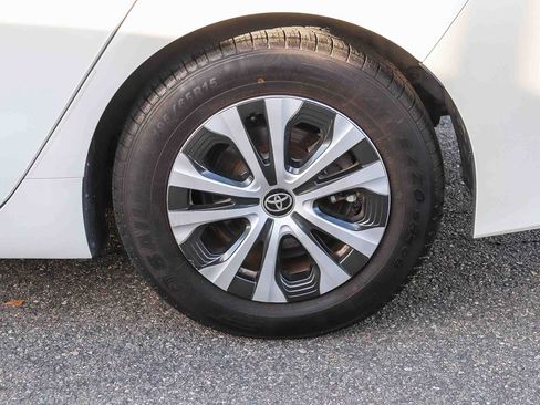 Certified 2021 Toyota Prius Prime XLE image 11