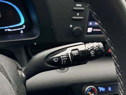 Used 2025 Hyundai Elantra Sport image 21