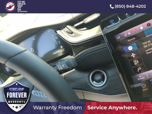 Used 2022 Jeep Grand Cherokee Limited 4xe w/ Luxury Tech Group II AWD/4WD image 23