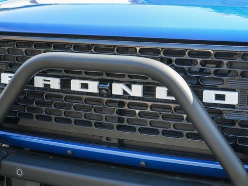 Used 2021 Ford Bronco First Edition AWD/4WD image 9