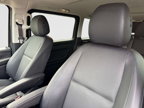 Used 2023 Mercedes-Benz Metris Passenger image 21