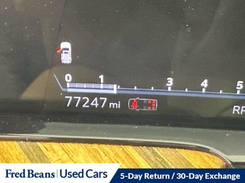 Used 2022 Cadillac Escalade Premium Luxury Platinum AWD/4WD image 17