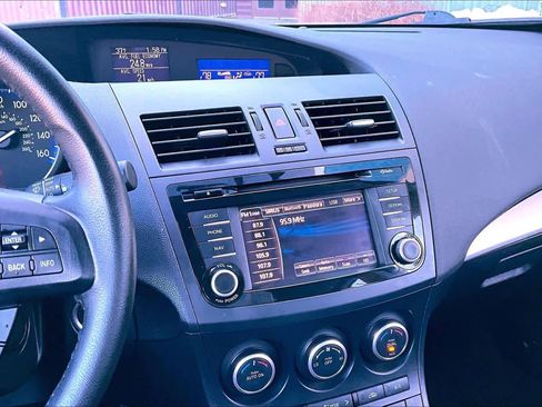 Used 2013 MAZDA MAZDA3 i Grand Touring image 6