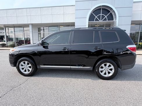 Used 2013 Toyota Highlander SE FWD image 5