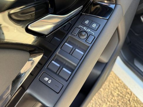 Certified 2026 Land Rover Range Rover Evoque Dynamic SE image 29