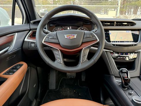 New 2025 Cadillac XT5 Premium Luxury image 32