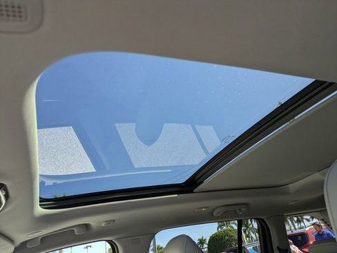 Used 2022 Jeep Grand Cherokee Overland image 21