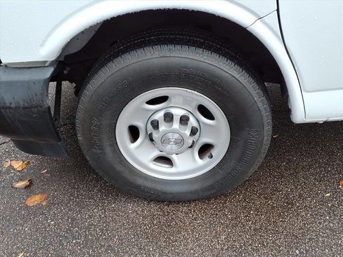 Used 2019 Chevrolet Express 2500 2500 3dr Extended Cargo Van w/ Driver Convenience Package image 13