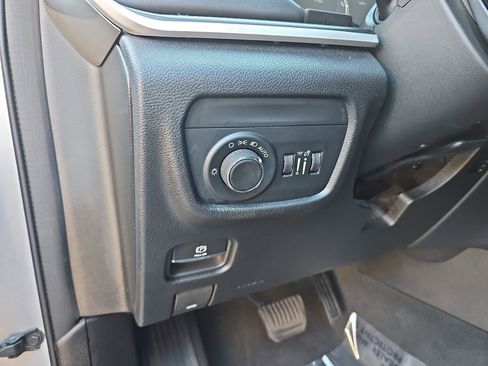 Certified 2023 Jeep Grand Cherokee L Laredo image 27