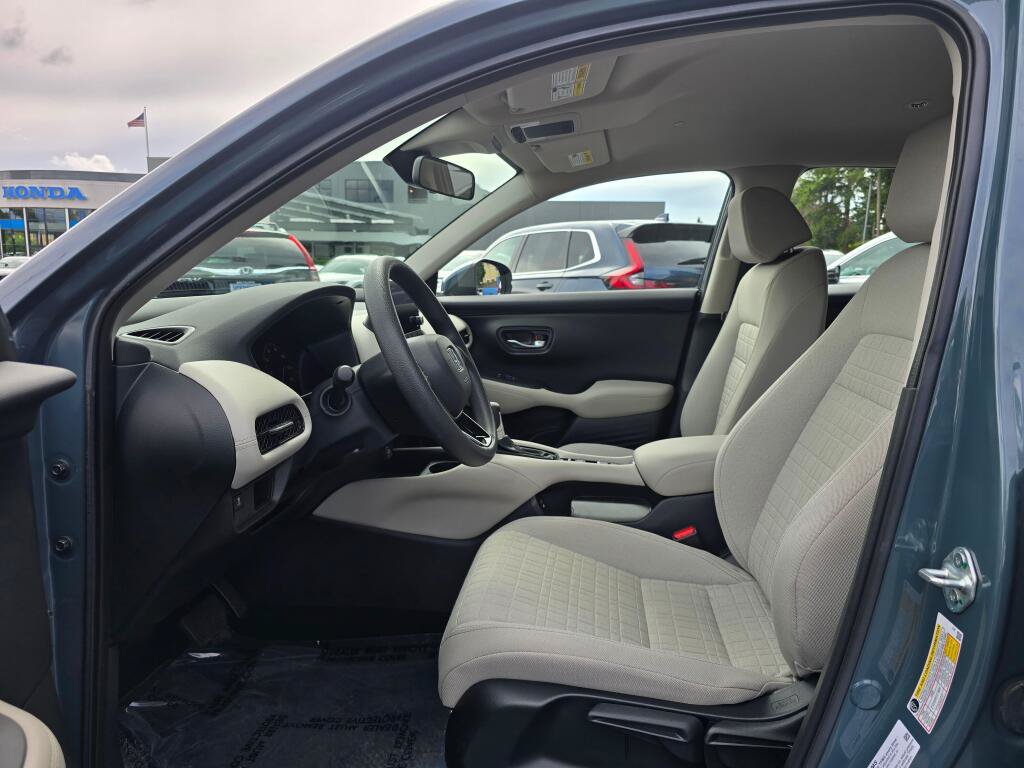 Certified 2024 Honda HR-V LX image 3