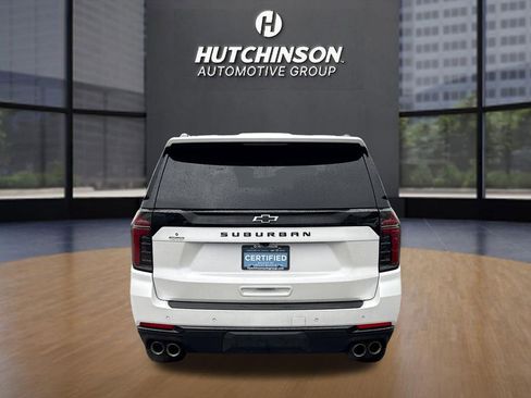 Certified 2025 Chevrolet Suburban Z71 image 6