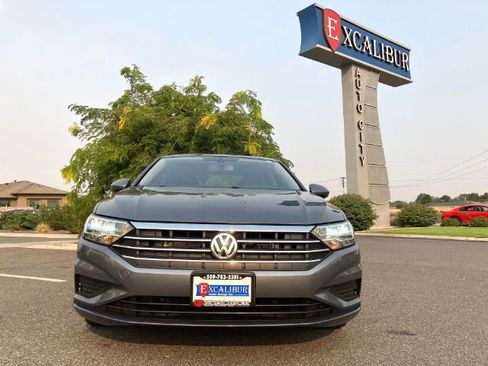 Used 2019 Volkswagen Jetta SE image 4