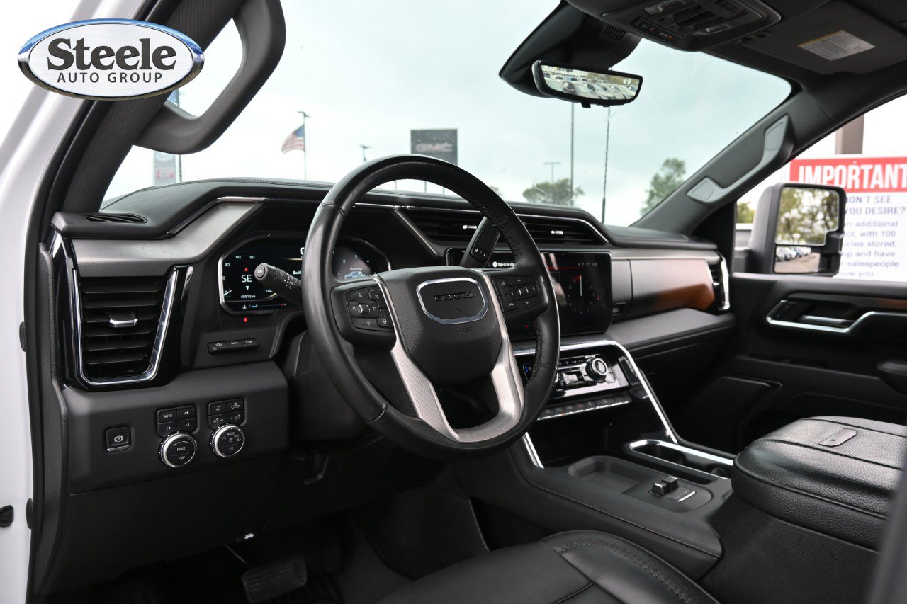 Used 2025 GMC Sierra 2500 Denali w/ Technology Package AWD/4WD image 17