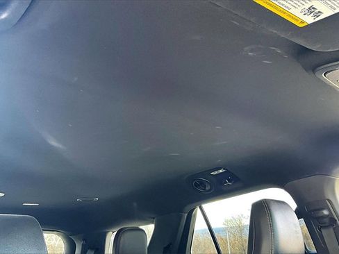 Used 2020 Ford Explorer XLT w/ Equipment Group 202A image 19