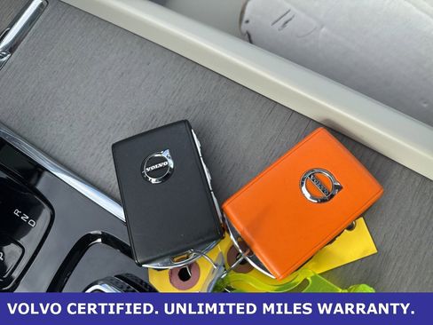 Certified 2023 Volvo XC60 B5 Plus w/ Climate Package image 27