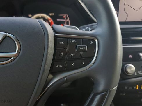 Used 2022 Lexus ES 300h Ultra Luxury image 24