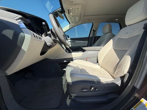 Used 2021 Cadillac XT5 Premium Luxury image 30