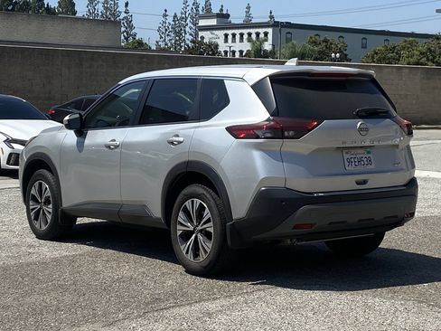 Used 2023 Nissan Rogue SV FWD image 4