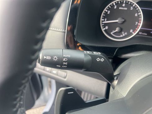 New 2025 Nissan Pathfinder SV image 39