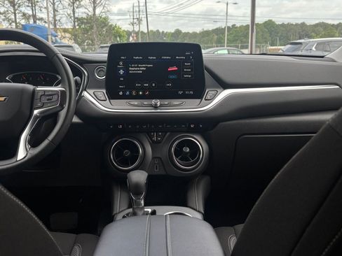 Used 2025 Chevrolet Blazer LT FWD image 23