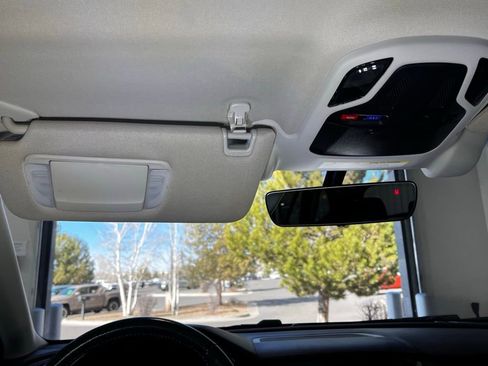 Used 2020 Subaru Outback Premium image 41